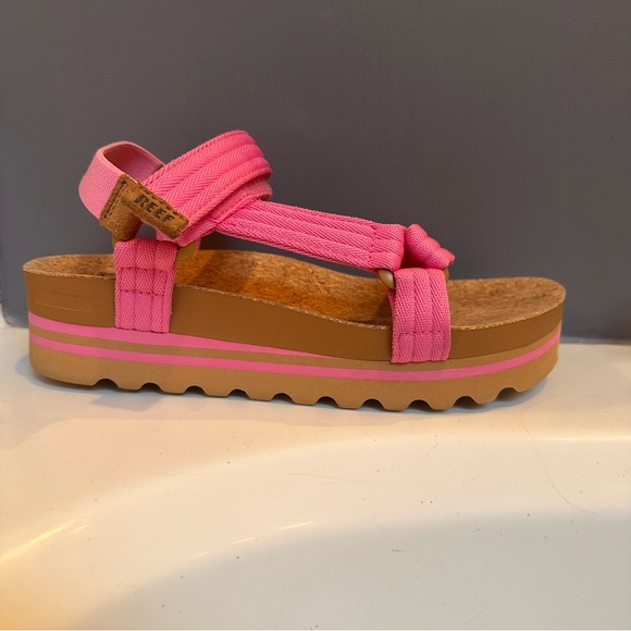 Reef Barbie Pink Cushion Rem Hi Sandals - Picture 3 of 10